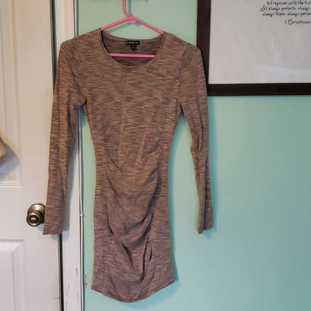 Express dress - Picture 1 of 2